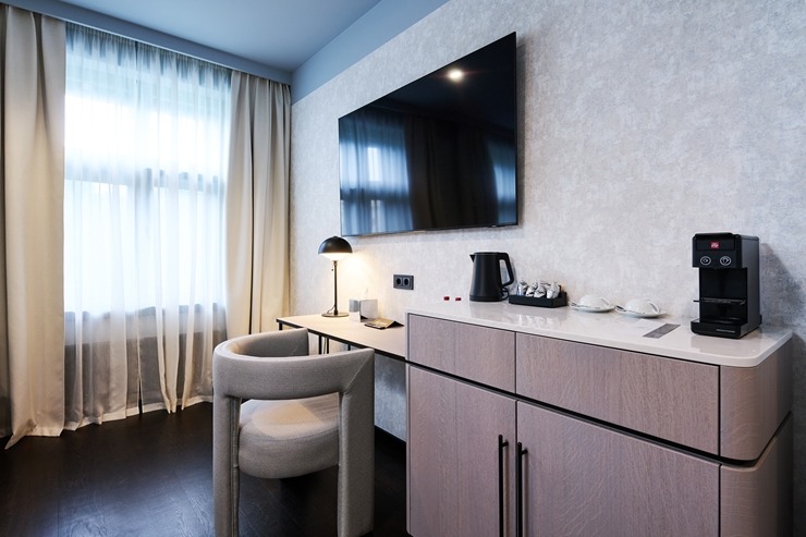 Skati Vecrīgas viesnīcas «Pullman Riga Old Town Hotel» telpas un jauno dizainu pēc renovācijas 377943