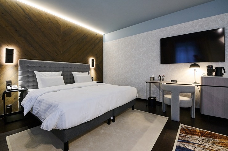 Skati Vecrīgas viesnīcas «Pullman Riga Old Town Hotel» telpas un jauno dizainu pēc renovācijas 377949