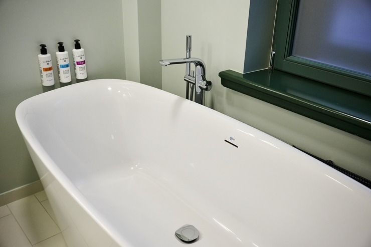 Skati Vecrīgas viesnīcas «Pullman Riga Old Town Hotel» telpas un jauno dizainu pēc renovācijas 377955