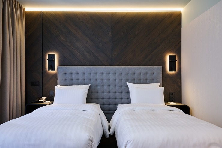 Skati Vecrīgas viesnīcas «Pullman Riga Old Town Hotel» telpas un jauno dizainu pēc renovācijas 377961