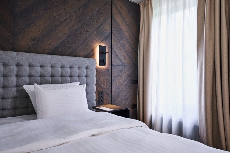 Skati Vecrīgas viesnīcas «Pullman Riga Old Town Hotel» telpas un jauno dizainu pēc renovācijas 377972