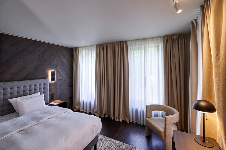 Skati Vecrīgas viesnīcas «Pullman Riga Old Town Hotel» telpas un jauno dizainu pēc renovācijas 377975