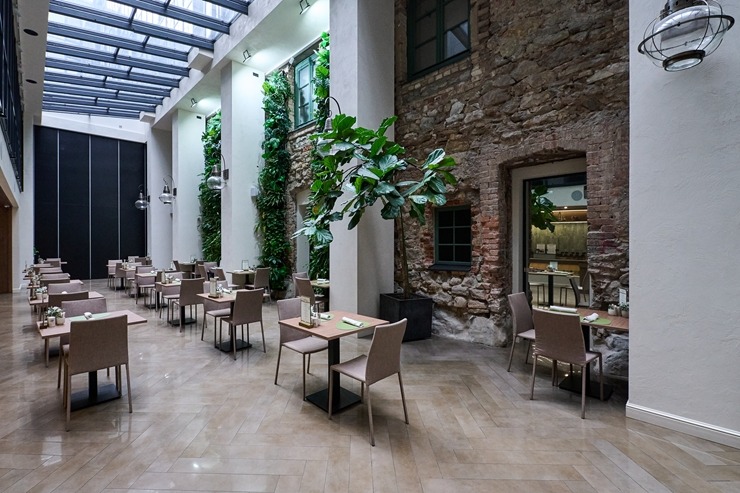 Skati Vecrīgas viesnīcas «Pullman Riga Old Town Hotel» telpas un jauno dizainu pēc renovācijas 377986