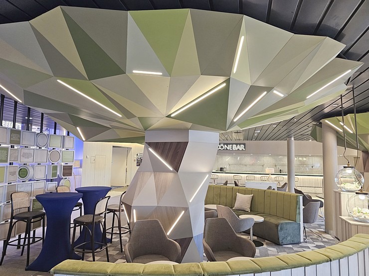 Rīgas ostā pirmoreiz ieradies vācu kompānijas «TUI Cruises» kruīza kuģis «Mein Schiff 3» 378011