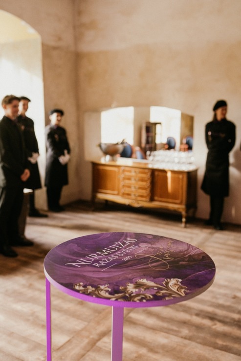 Eleganti, gardi un ar pārsteigumiem tiek svinēti «Nurmuižas Ražas svētki 2025». Foto: Kaspars Dobrovolskis 378144