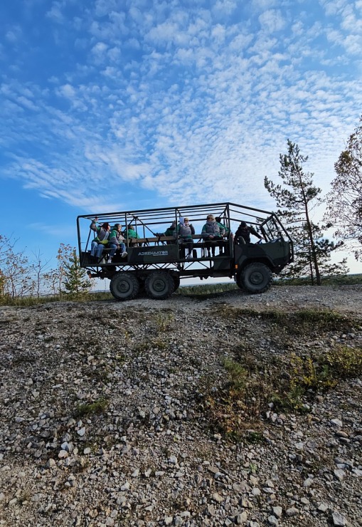 Nr.3 - Braucam ar īpašu apvidus auto no « Adrenaator» pa Aidu alpiem Igaunijas Austrumviru apriņķī. Sadarbībā ar «Active Travel» un Id 378446