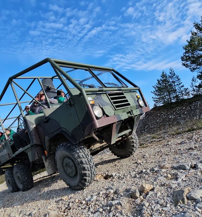 Nr.3 - Braucam ar īpašu apvidus auto no « Adrenaator» pa Aidu alpiem Igaunijas Austrumviru apriņķī. Sadarbībā ar «Active Travel» un Id 378447