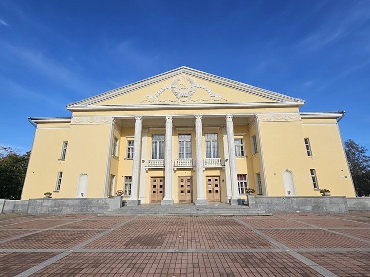 Nr.4 Apmeklējam Kohtla-Jerves Degakmens muzeju un īpašu kultūras namu no 1952.gada. Sadarbībā ar «Active Travel» un Idaviru 378486