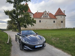 Ar jauno «MG Cyberster» apceļojam Bauskas pili sadarbībā ar «Autobrava» 36