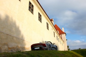 Ar jauno «MG Cyberster» apceļojam Bauskas pili sadarbībā ar «Autobrava» 7