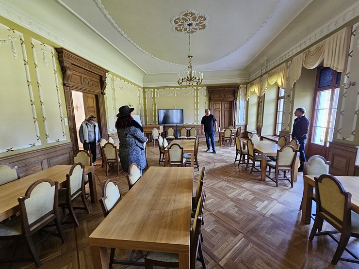 Apmeklējam Mētaguses muižas kompleksu, restorānu «Rosen» un spa viesnīcu «Von Roden spa». Sadarbībā «Active Travel» un Idaviru 378680
