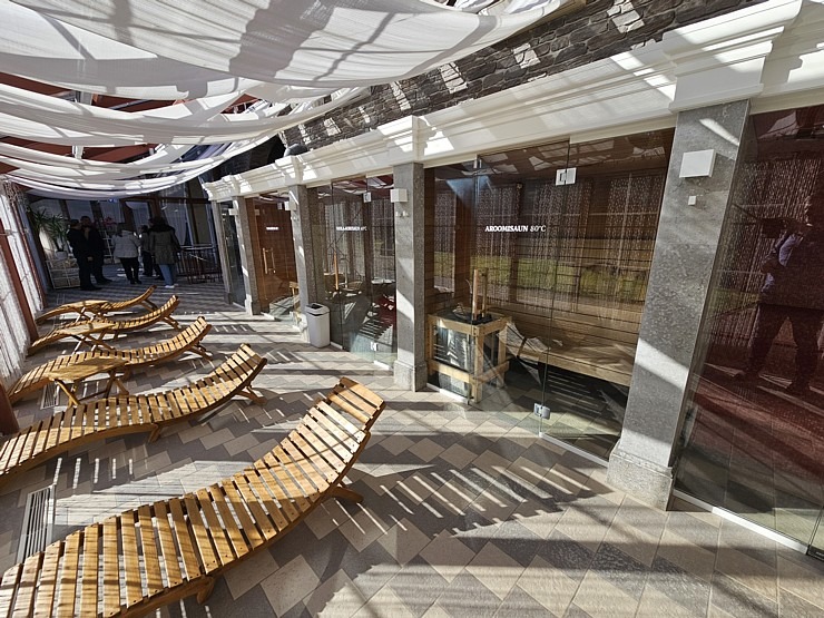 Apmeklējam Mētaguses muižas kompleksu, restorānu «Rosen» un spa viesnīcu «Von Roden spa». Sadarbībā «Active Travel» un Idaviru 378701