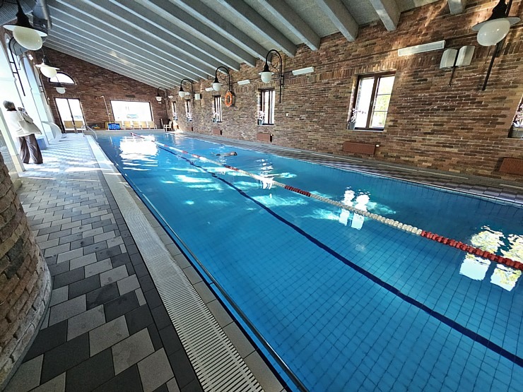 Apmeklējam Mētaguses muižas kompleksu, restorānu «Rosen» un spa viesnīcu «Von Roden spa». Sadarbībā «Active Travel» un Idaviru 378703