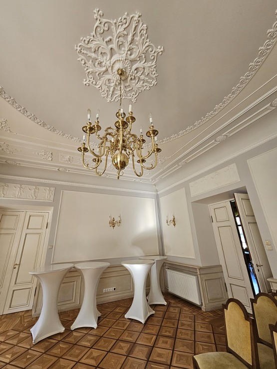 Apmeklējam Mētaguses muižas kompleksu, restorānu «Rosen» un spa viesnīcu «Von Roden spa». Sadarbībā «Active Travel» un Idaviru 378682