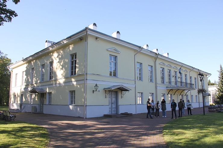 Apmeklējam Mētaguses muižas kompleksu, restorānu «Rosen» un spa viesnīcu «Von Roden spa». Sadarbībā «Active Travel» un Idaviru 378687