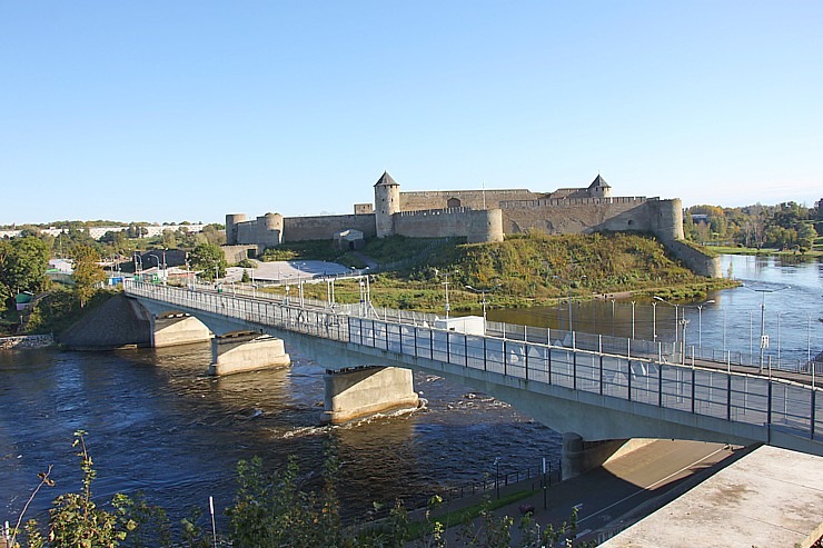 Nr.12 Aplūkojam Igaunijas - Krievijas robežu starp Narvu un Ivangorodu. Sadarbībā ar «Active Travel» un Idaviru Nr.12 Aplūkojam Igaunijas - Krievijas robežu starp Narvu un Ivangorodu. Sadarbībā ar «Active Travel» un Idaviru 378822