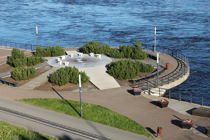 Nr.12 Aplūkojam Igaunijas - Krievijas robežu starp Narvu un Ivangorodu. Sadarbībā ar «Active Travel» un Idaviru Nr.12 Aplūkojam Igaunijas - Krievijas robežu starp Narvu un Ivangorodu. Sadarbībā ar «Active Travel» un Idaviru 378843