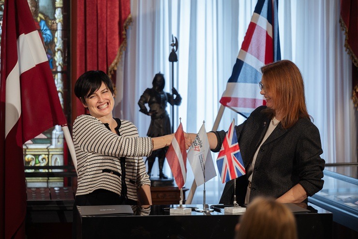 Parakstīts sadarbības memorands starp Liepāja 2027, Lielbritānijas vēstniecību Latvijā un British Council 378874