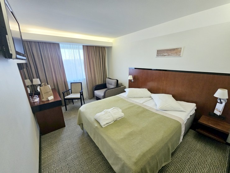 Apmeklējam un nakšnojam Narvas viesnīcā «Meresuu Spa & Hotel». Sadarbībā ar «Active Travel» un Idaviru Apmeklējam un nakšnojam Narvas viesnīcā «Meresuu Spa & Hotel». Sadarbībā ar «Active Travel» un Idaviru 379042