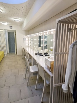Leģendārās Dzintaru koncertzāles apskate ar iespēju ielūkoties mākslinieku grimētavās. Sadarbībā ar VisitJurmala.lv 15