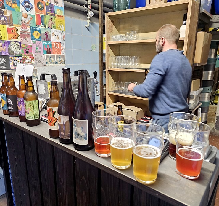 Degustējam Jūrmalas amatniecības alus darītavas « Prusaks » produkciju un viesmīlību. Sadarbībā ar VisitJurmala.lv Degustējam Jūrmalas amatniecības alus darītavas « Prusaks » produkciju un viesmīlību. Sadarbībā ar VisitJurmala.lv 379349