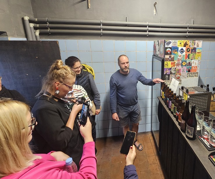 Degustējam Jūrmalas amatniecības alus darītavas « Prusaks » produkciju un viesmīlību. Sadarbībā ar VisitJurmala.lv Degustējam Jūrmalas amatniecības alus darītavas « Prusaks » produkciju un viesmīlību. Sadarbībā ar VisitJurmala.lv 379352