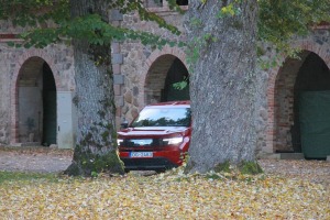 Sadarbībā ar auto nomu «SIXT Latvija» (Opel Frontera 27 eiro dienā) apceļojam Mālpils muižu 21