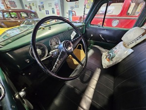 Apmeklējam Milzkalnes «Classic Car & Motorcycle Garage» muzeju Tukuma novadā 20
