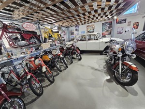 Apmeklējam Milzkalnes «Classic Car & Motorcycle Garage» muzeju Tukuma novadā 22