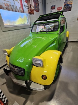 Apmeklējam Milzkalnes «Classic Car & Motorcycle Garage» muzeju Tukuma novadā 49