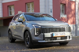 Sadarbībā ar auto nomu «SIXT Latvija» apceļojam Staļģenes muižu Jelgavas novadā - Kia Sportage no 28 eiro dienā 2