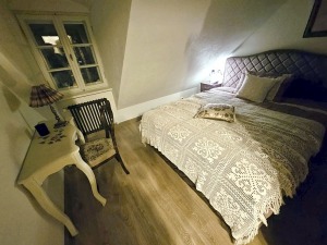 Iepazīstam Kuldīgas Kuldes muižas apartamentus un izbaudām vakariņu pasākumu 31