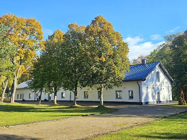 Apmeklējam Vārves muižas kompleksu Ventas krastā Ventspils novadā  Apmeklējam Vārves muižas kompleksu Ventas krastā Ventspils novadā 380039