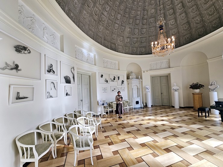 Iepazīstam klasicisma stila Jaunauces pili Saldus novadā 380252