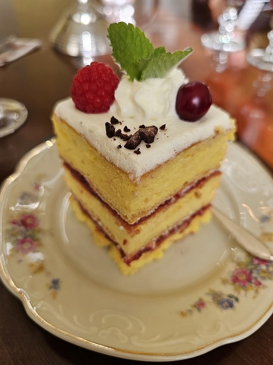 Iepazīstam klasicisma stila Jaunauces pili Saldus novadā 380277