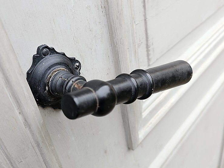 Iepazīstam klasicisma stila Jaunauces pili Saldus novadā 380279