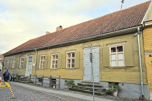 Nr.16 Travelnews.lv divas naktis nakšņo Kuldīgas dizaina viesnīcas « Sīmanis » apartamentos