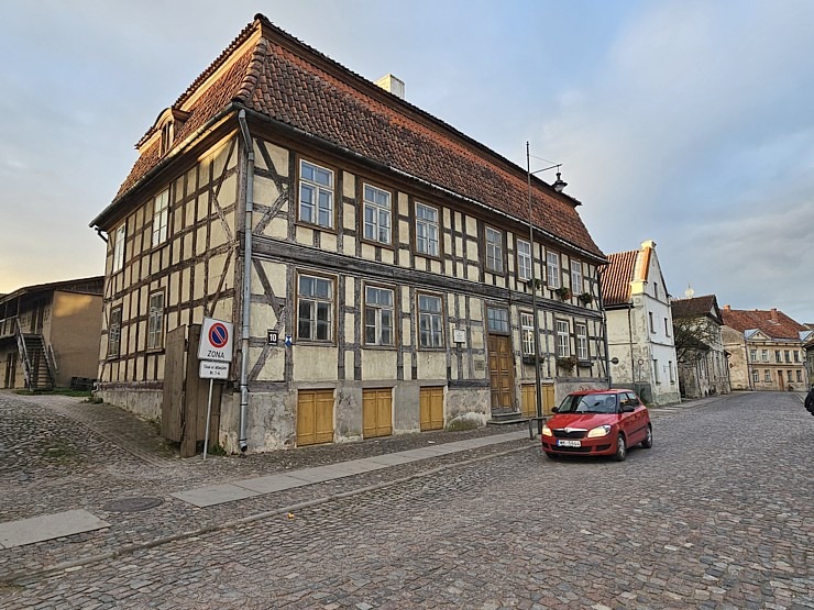 Pēcpusdienas pastaigā iepazīstam UNESCO Pasaules mantojuma sarakstā iekļauto Kuldīgu 380488