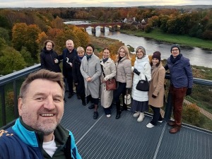 Pēcpusdienas pastaigā iepazīstam UNESCO Pasaules mantojuma sarakstā iekļauto Kuldīgu 11