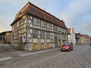 Pēcpusdienas pastaigā iepazīstam UNESCO Pasaules mantojuma sarakstā iekļauto Kuldīgu 15