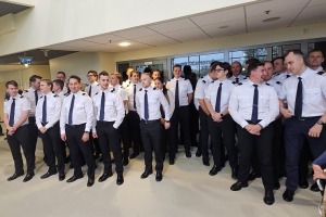 «airBaltic» Pilotu akadēmijas izlaidums ar 11 valstu absolventiem - Foto