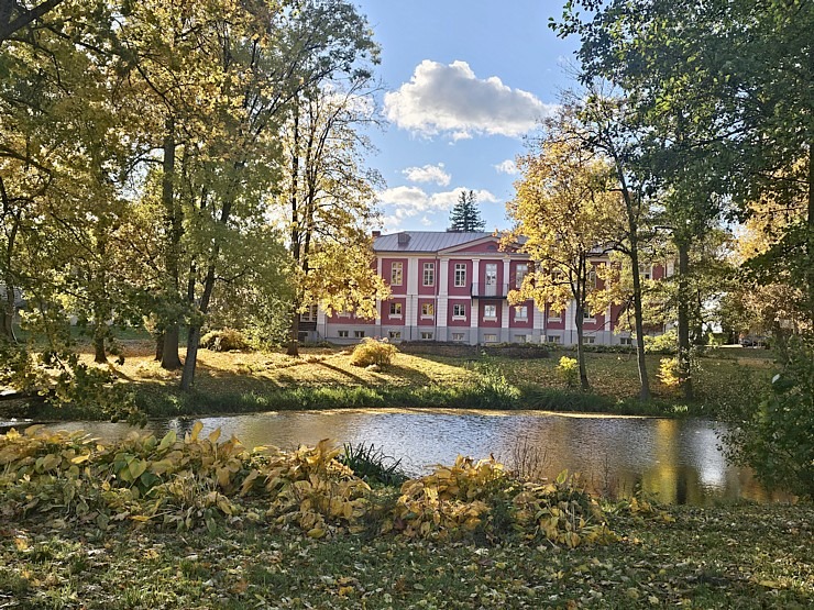 Sadarbībā ar auto nomu «SIXT Latvija» apceļojam Latviju - Kia Sportage no 28 eiro dienā 380653