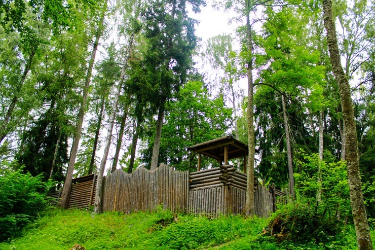 Vietas ar senvēsturi un mistiku Tukuma apkārtnē 380796