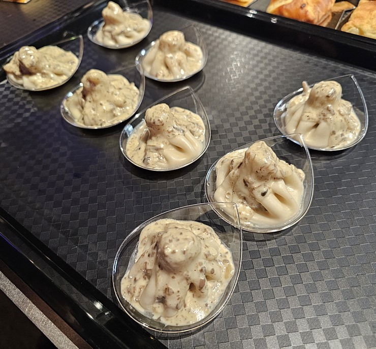 Tiek atklāta ēdināšanas zona « POSTe food hall » tirdzniecības centrā « Origo »  Tiek atklāta ēdināšanas zona « POSTe food hall » tirdzniecības centrā « Origo » 380825