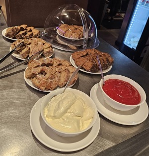 Tiek atklāta ēdināšanas zona « POSTe food hall » tirdzniecības centrā « Origo » 19