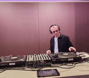 Tiek atklāta ēdināšanas zona « POSTe food hall » tirdzniecības centrā « Origo » 28