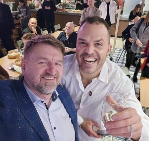 Tiek atklāta ēdināšanas zona « POSTe food hall » tirdzniecības centrā « Origo » 34