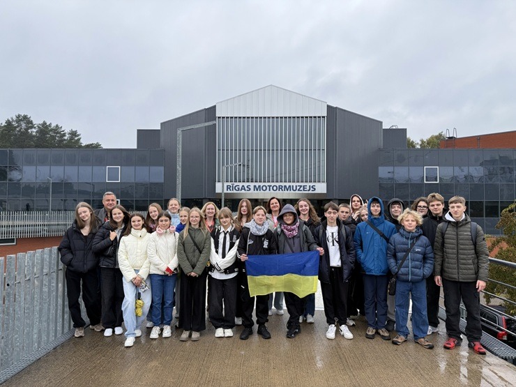 Latvijā uz nometni sabrauc talantīgi ukraiņu bērni 380889