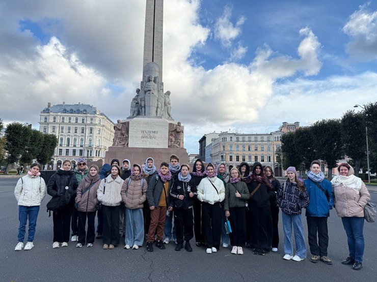 Latvijā uz nometni sabrauc talantīgi ukraiņu bērni 380891