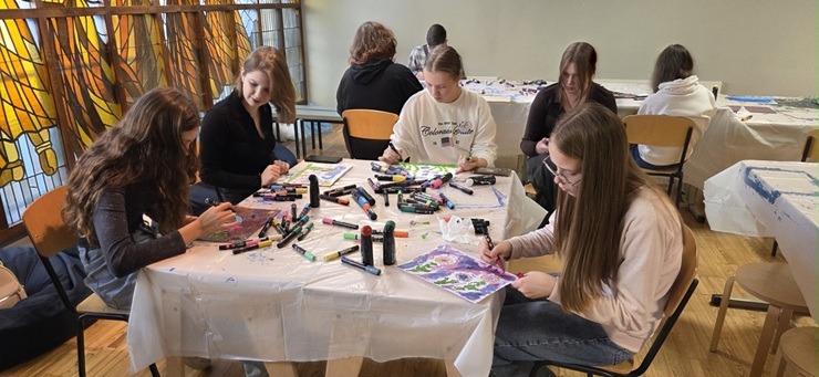 Latvijā uz nometni sabrauc talantīgi ukraiņu bērni 380894